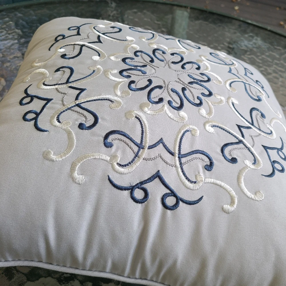 Embroidered throw pillow Madison Park blue white‎ gray embroidery